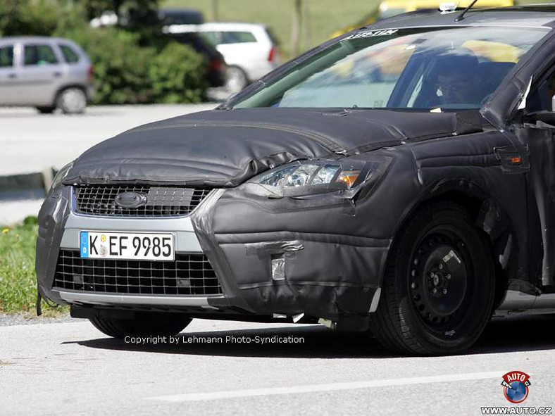 Zdjęcia szpiegowskie: nowy Ford Mondeo