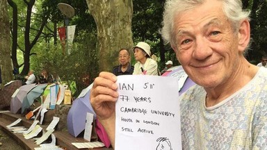 Ian McKellen zaanonsował się na targu małżeńskim w Chinach