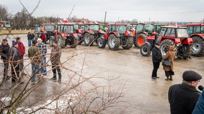 ŻNIN PROTEST ROLNIKÓW BLOKADA DROGI