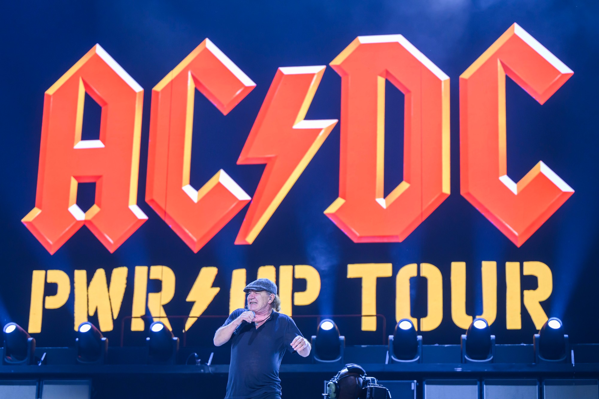 Koncert austrálskej skupiny AC/DC vo Vajnoroch.