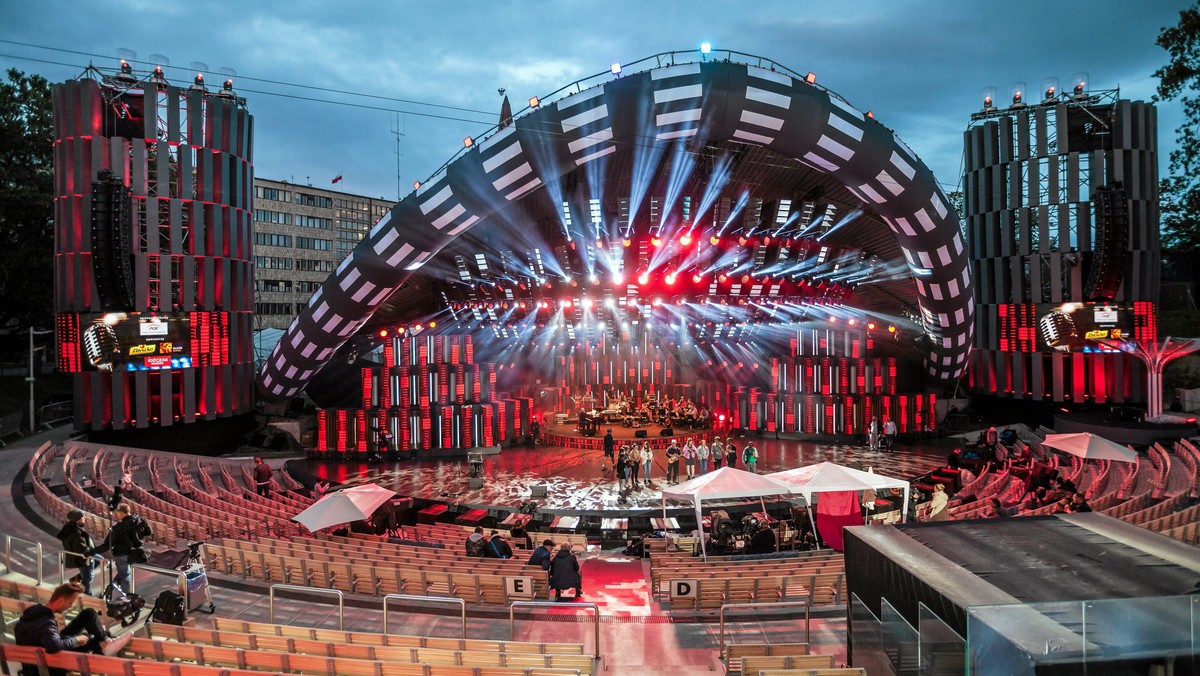 Komisja rewizyjna Rady Miasta chce powołania zespołu kontrolnego, który prześwietli negocjacje miasta z TVP w sprawie festiwalu. Wniosek na komisji przeszedł bez większej dyskusji, ale teraz decyzję musi podjąć rada miasta. Projekt uchwały trafi na sesję w przyszłym tygodniu i na razie wygląda na to, że zostanie przegłosowany.