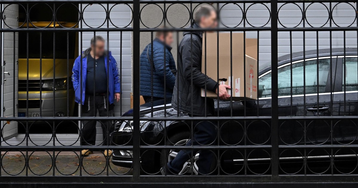 Wzmożony ruch przed konsulatem rosyjskim w Gdańsku. Realizują decyzję ministra