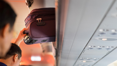 Jedzenie w bagażu podręcznym w samolocie. Co można przewozić?