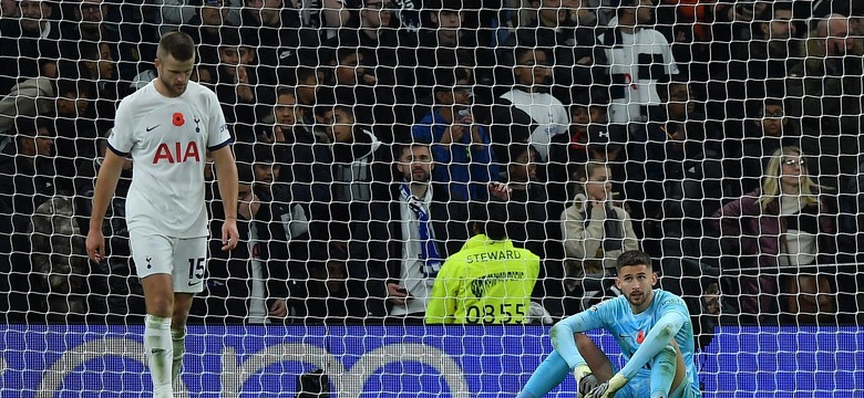 VAR w roli głównej w derbach Londynu. Pierwsza porażka Tottenhamu