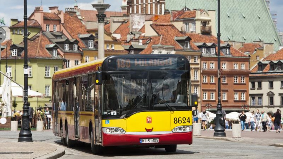 Zarząd Transportu Miejskiego chce uzupełnić liczbę kontrolerów biletów, nowi pracownicy będą pochodzić z firmy zewnętrznej, która zostanie wybrana w przetargu; trwają przygotowania do jego ogłoszenia. ZTM będzie wymagał od nowych kontrolerów m.in. znajomości języków obcych.