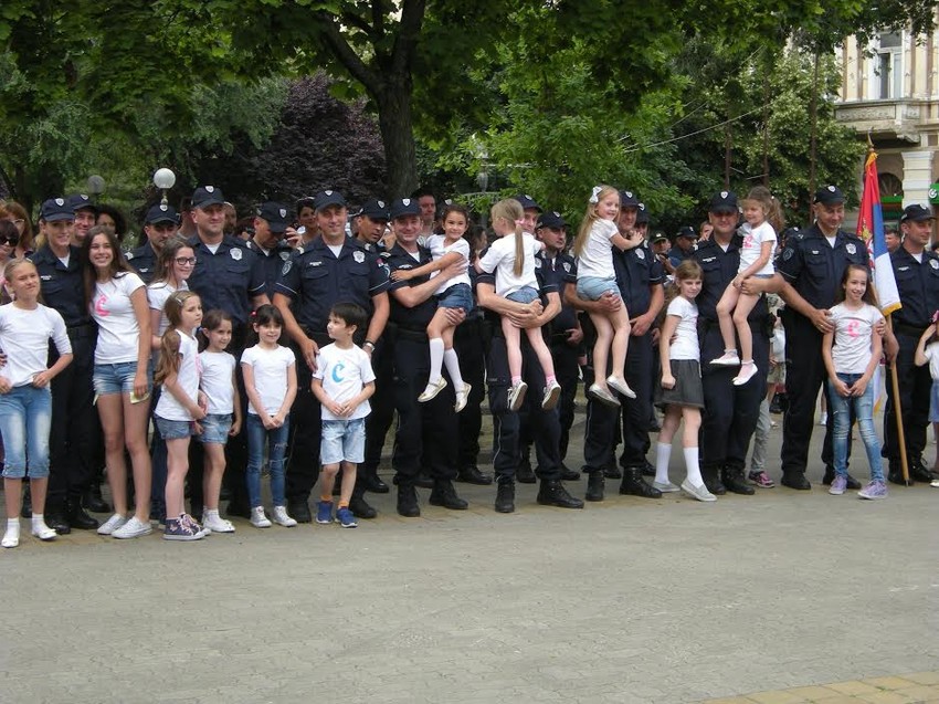 Parada poliicije u Kikindi
