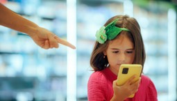 Dostęp do mediów społecznościowych dla nieletnich będzie ograniczony. KO zapowiada projekt ustawy