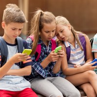 Egy friss tanulmány szerint egyre rosszabb a serdülők digitális viselkedése