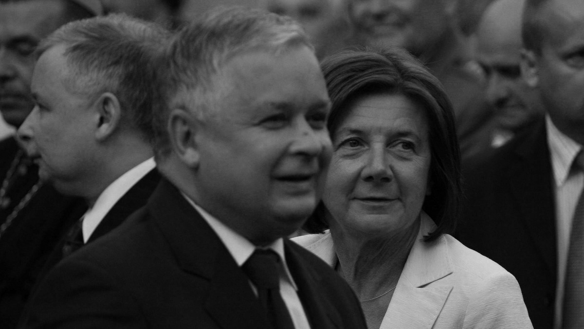 Komitet budowy w Radomiu pomnika śp. Lecha i Marii Kaczyńskich zebrał do tej pory 170,6 tys. zł, z czego 20 tys. zł zostało już wydanych na projekt. Pomnik ma zostać odsłonięty w urodziny Lecha Kaczyńskiego (18 czerwca).