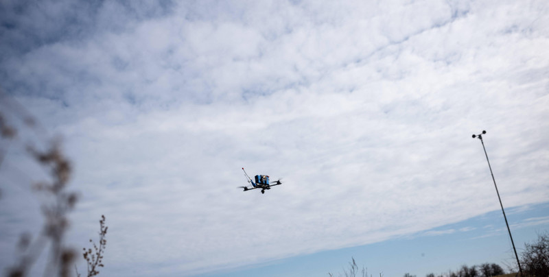 Francja przekaże Ukrainie sto dronów