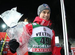 PŚ w skokach: Piot Żyła na podium w Engelbergu. Kamil Stoch w pierwszej "10"