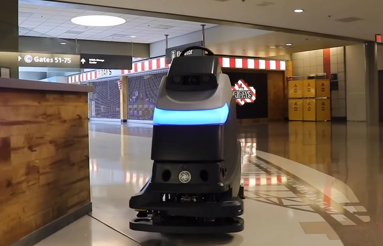 Robot sprzątający z lampami UV na lotnisku w Pittsburghu