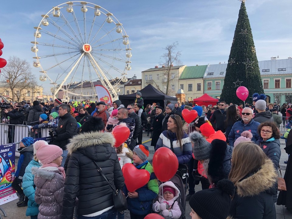 WOŚP w Kielcach. Wspaniałe granie i pełne puszki wolontariuszy