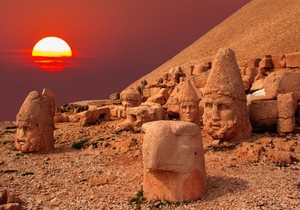 nemrut_shutterstock_163768358