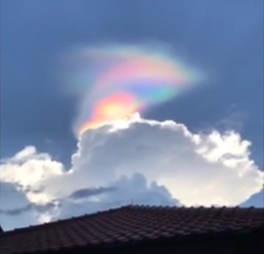 Vatrena duga iznad Singapura