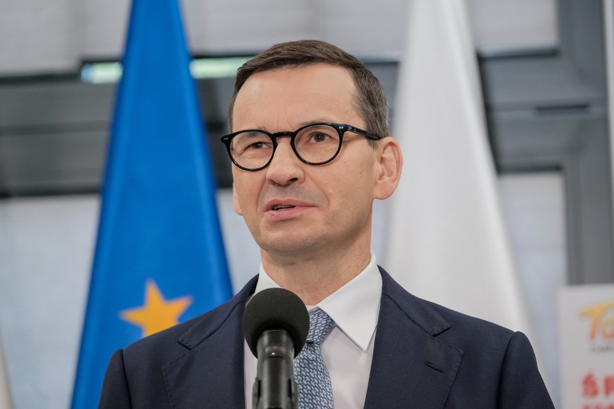 Premier Mateusz Morawiecki podczas otwarcia Środowiskowego Centrum Zdrowia Psychicznego dla Dzieci i Młodzieży w podwarszawskim Tarczynie