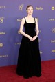 Elizabeth Debicki duplán tarolt az est folyamán: egyfelől ő kapta a legjobb női mellékszereplőnek járó díjat drámasorozat kategóriában (A korona), fekete Dior ruhájával pedig azt is bebizonyította, az egyszerű, drámai megjelenéseknél nincs jobb belépő a vörös szőnyegen. Csendben azért megsúgjuk, hogy kiegészítői egytől-egyik gyémántból készültek.