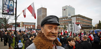 Biało-czerwone ciasteczka na Paradzie Niepodległości