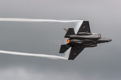 F-35 tylko cudem uniknął trafienia! Rakieta Hutich minęła go o włos