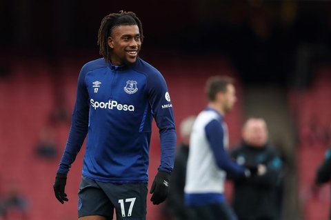 Alex Iwobi deixou o Arsenal para se juntar ao Everton sem aumento de salário (James Williamson - AMA / Getty Images)