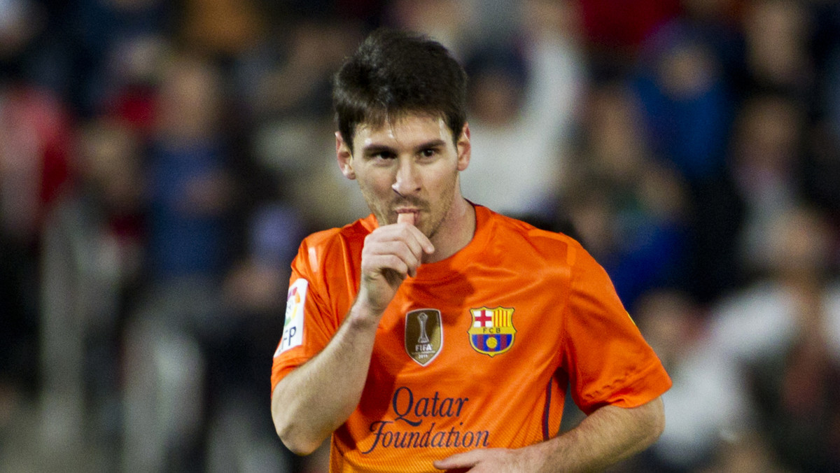 Gwiazdor FC Barcelony, Lionel Messi, pobił wynik piłkarskiej legendy - Pelego. Argentyńczyk strzelił 76 gola w przeciągu roku kalendarzowego, poprawiając rezultat Brazylijczyka.