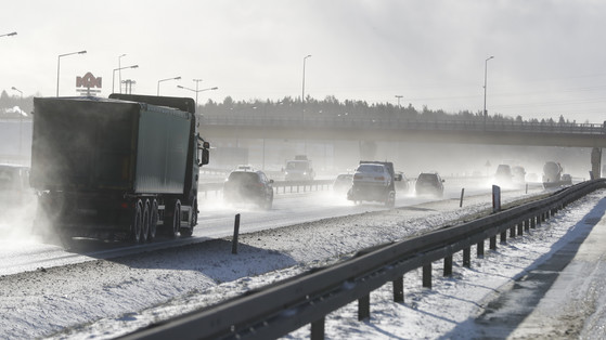 Prognoza pogody na sobotę. Na wschodzie Polski śnieg, na zachodzie możliwe przejaśnienia