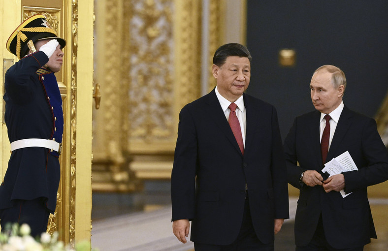 Przewodniczący Xi Jinping i prezydent Rosji Władimir Putin przybywają na rozmowy rosyjsko-chińskie na Kremlu w Moskwie, Rosja, 21 marca 2023 r.