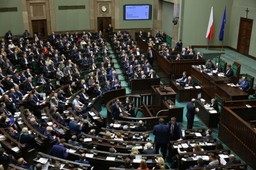 Sejm przyjął nowelizację ustawy o TK autorstwa PiS