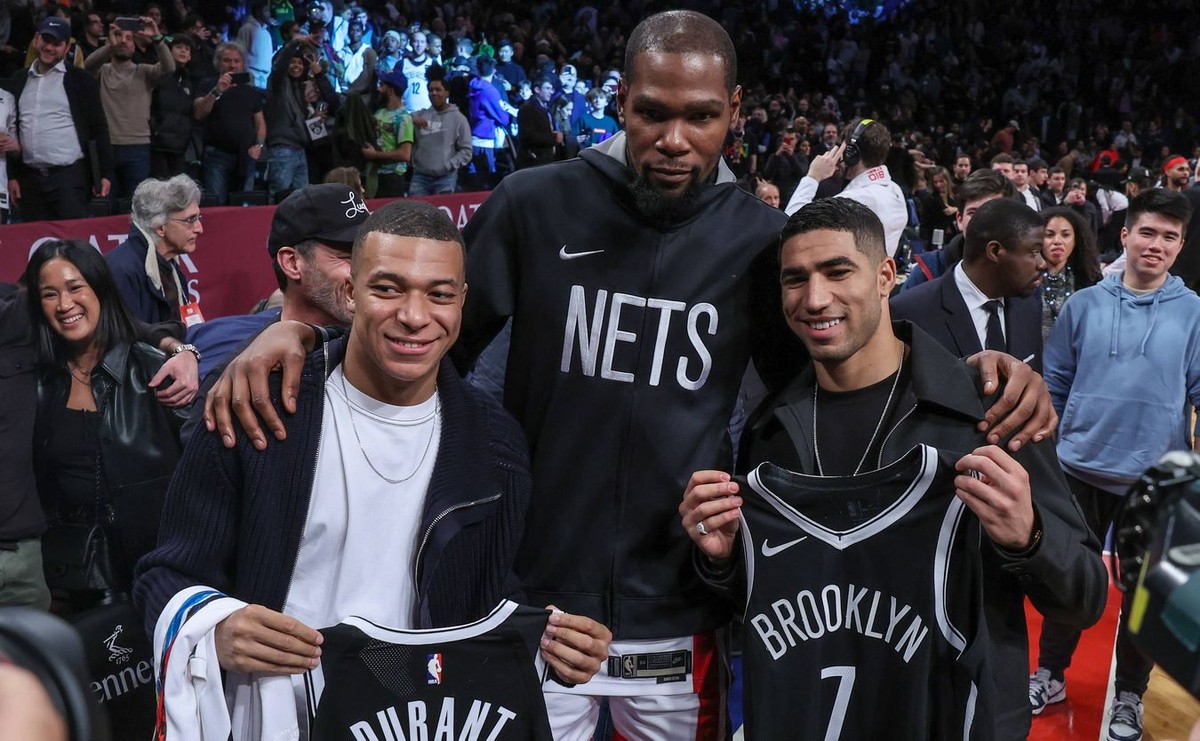 Mbappe, Hakimi i Durant na meczu NBA