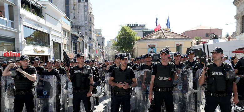 Turecka policja użyła kauczukowych kul przeciw uczestnikom parady równości