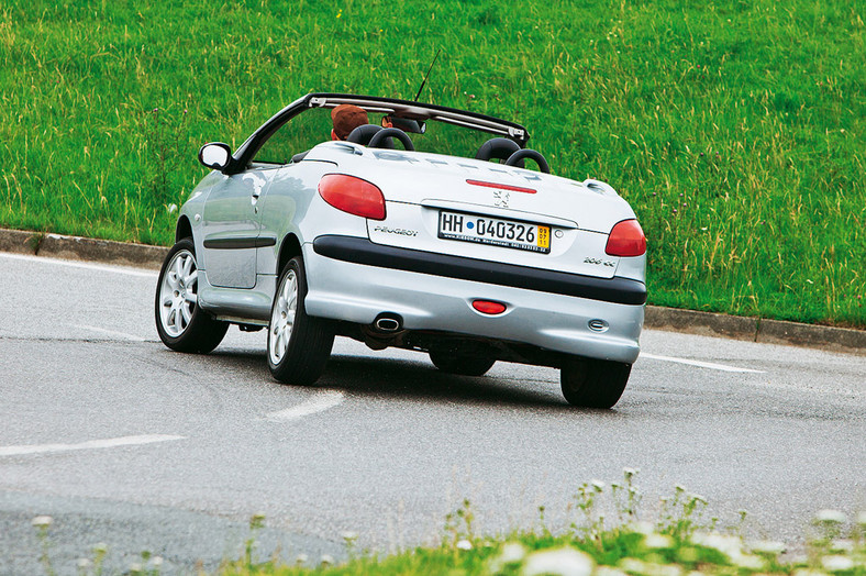 Peugeot 206 CC: dobrze się składa mimo upływu lat?