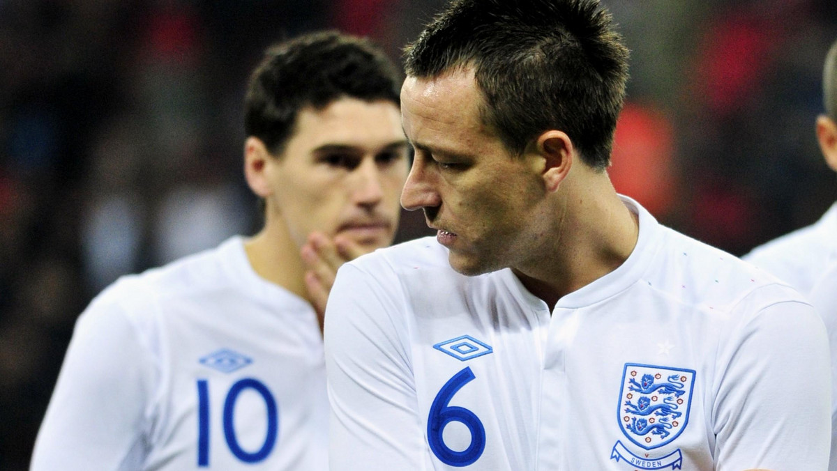 Angielski związek piłki nożnej stał się obiektem wściekłego ataku kibiców w internecie. Wszystko za sprawą strojów reprezentacji Anglii.