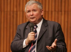 Kaczyński w Radiu Maryja: Tusk kpi z narodu