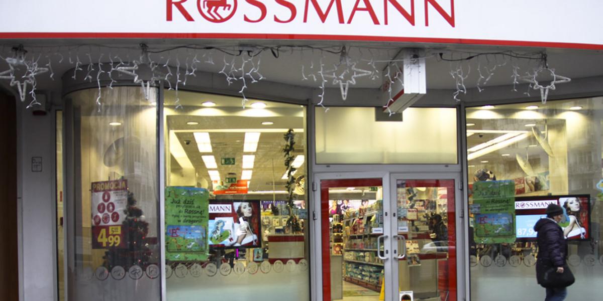 Oszuści podszywają się pod drogerie Rossmann i wyłudzają pieniądze -  Wiadomości