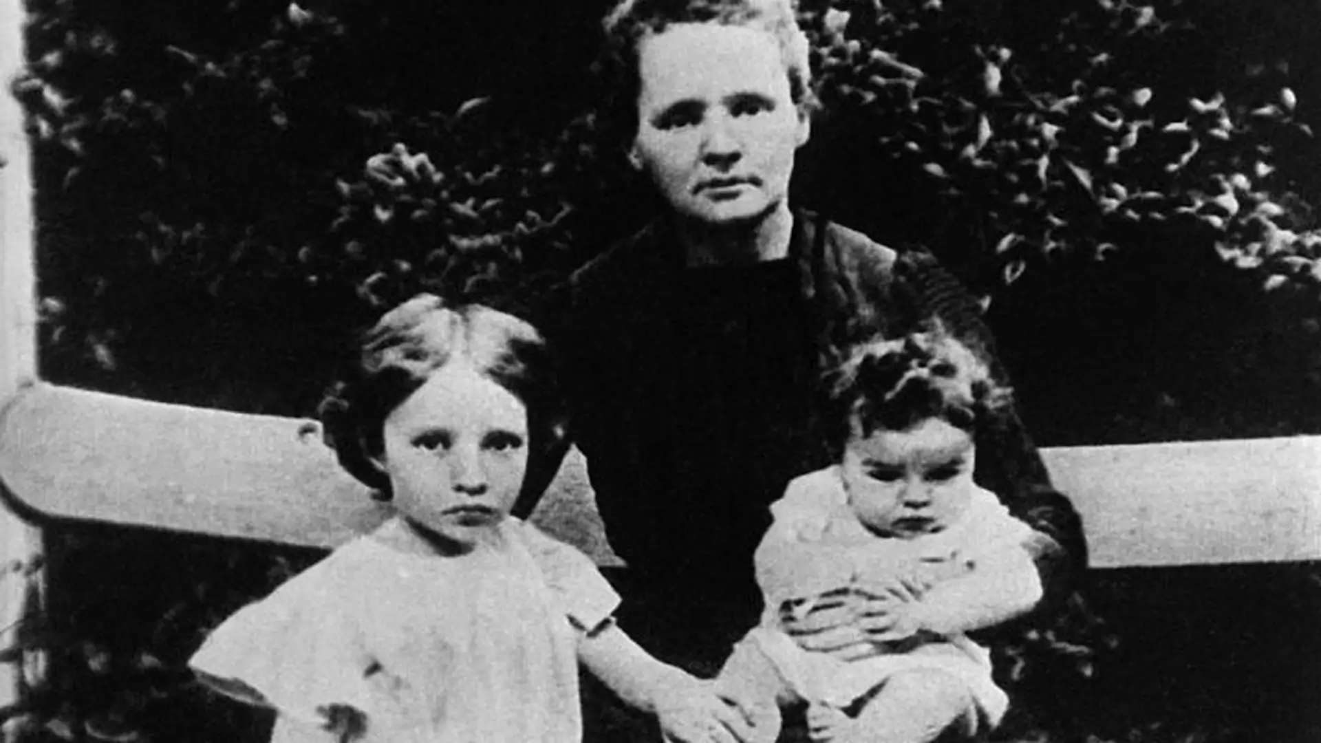 Maria Skłodowska-Curie miała dwa Noble i męża, ale domem i musiała zajmowała się sama