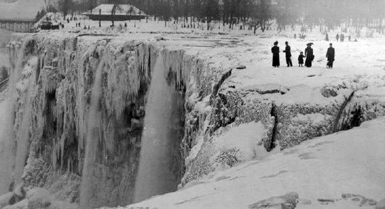 W 1912 r. American Falls został całkowicie zamrożony...