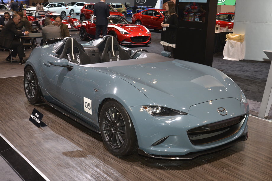 Mazda's lightweight, windshield-less MX5 Speedster concept is an itty-bitty ball of road-going fury.