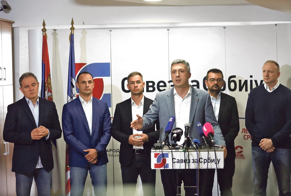 Dijametralno različiti politički stavovi među strankama u SzS