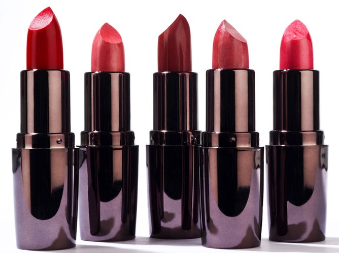 Kosmetyki - najbezpieczniejsze są te kolorowe: pomadki, cienie do powiek, róże, lakiery do paznokci, błyszczyki