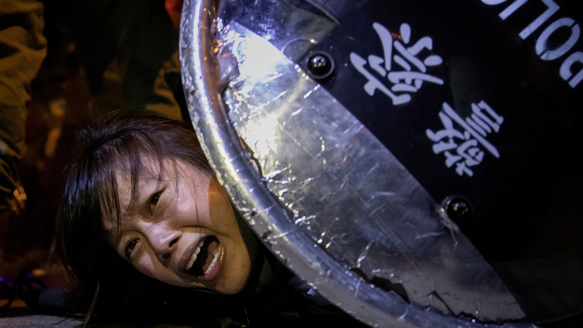 Protesty antychińskie przed posterunkiem policji w Mong Kok w Hongkongu, 2 września 2019 r.