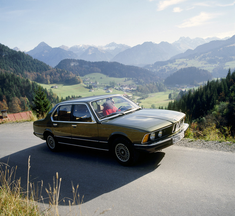 BMW Serie 7 - pierwsza generacja
