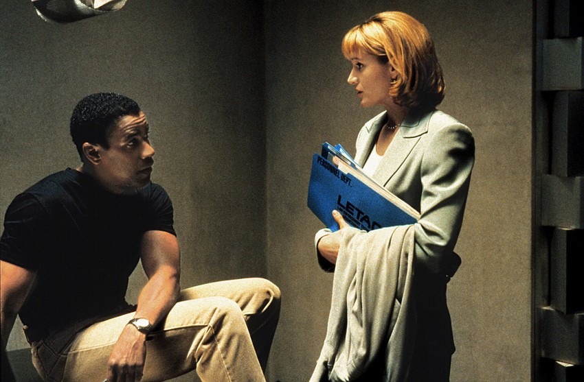 Denzel Vošington i Keli Linč u filmu "Virtuoznost"