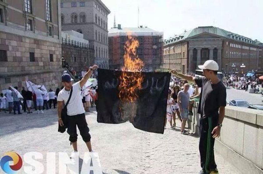 Arabska wersja Ice Bucket Challenge: spal flagę ISIS