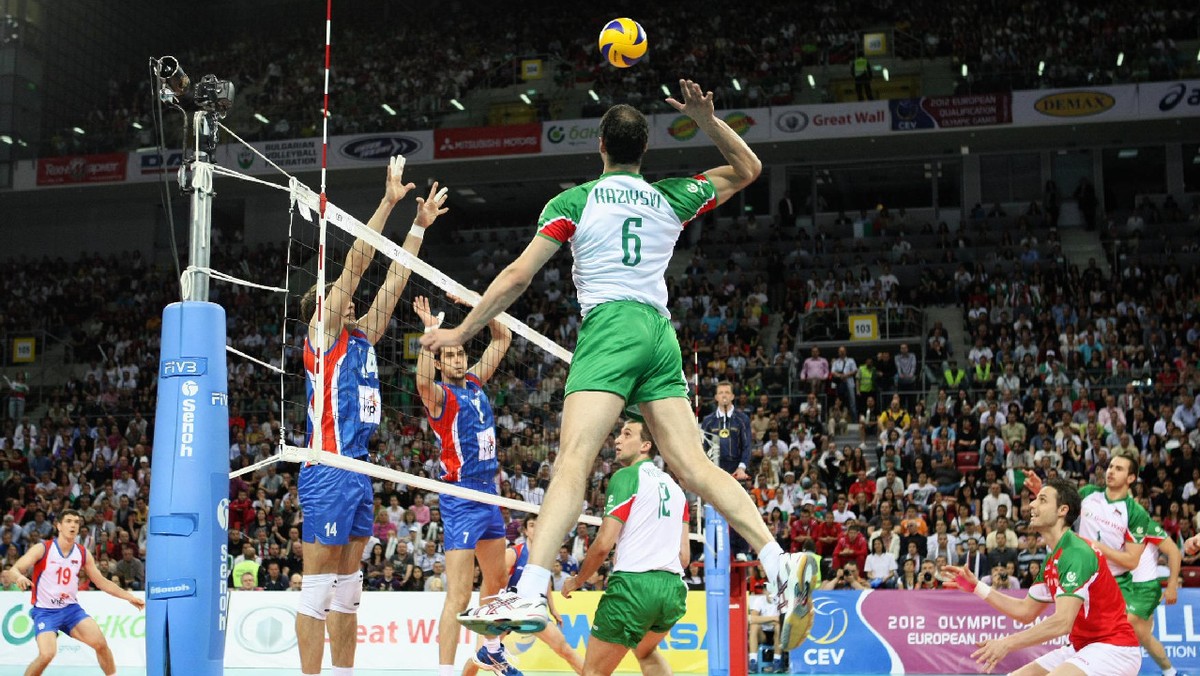 Reprezentacja Bułgarii zrobiła duży krok w stronę igrzysk olimpijskich w Londynie. W Sofii gospodarze pokonali 3:0 (25;22, 25:16, 25:23) mistrzów Europy, Serbów w meczu kwalifikacji olimpijskich. Zwyciężyli również Niemcy i Hiszpanie.