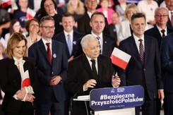 Kaczyński uderza w opozycję: Chłopcy w krótkich majteczkach. Rządzenie to nie haratanie w gałę