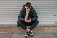 Boją się, że rodzic zabierze telefon. Ukrywają, że są ofiarami przemocy