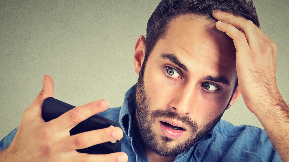 Utrata włosów do wielu mężczyzn (i kobiet) spory kłopot. Mimo że z łysieniem można skutecznie walczyć to przy stosowaniu większości dostępnych metod na pierwsze efekty trzeba czekać bardzo długo. Co gorsza są i takie, które nie działają wcale.