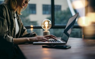 Noworoczne postanowienie biznesowe?  Szlifowanie języków obcych!