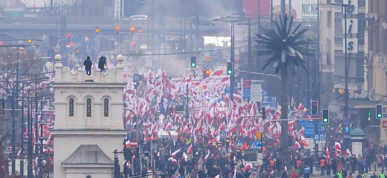 Marsz Niepodległości w Warszawie. Pierwsze incydenty i interwencja policji [NA ŻYWO]