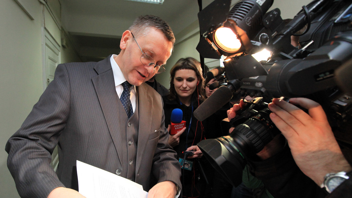 Wniosek PiS o odwołanie Mirosława Sekuły z funkcji przewodniczącego komisji hazardowej został odrzucony przez członków hazardowej komisji śledczej.